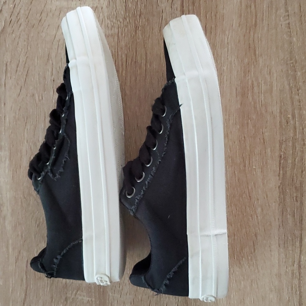 Rocket Dog low top skater shoes. Women's 6.5. - Picture 6 of 10